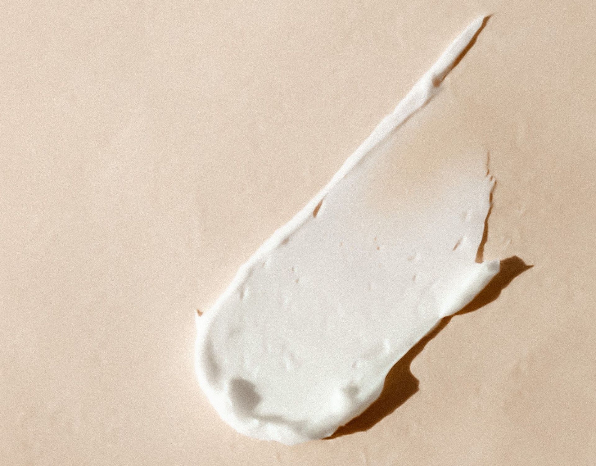 Undereye cream to get glass skin (Image via Unsplash/Kelsey Curtis)